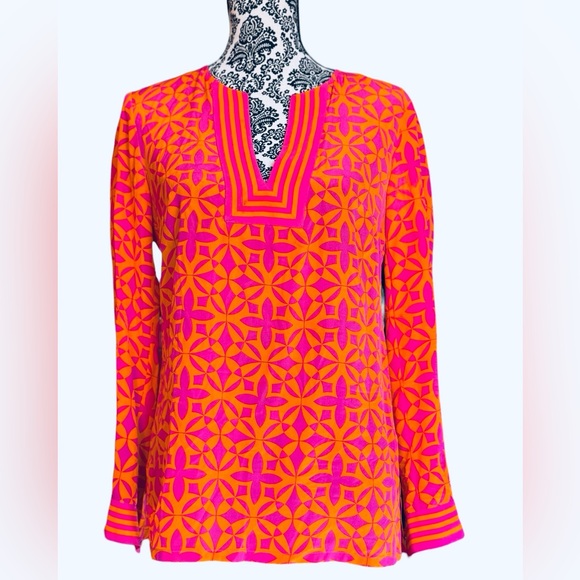 Trina Turk 100% Silk Blouse - Picture 2 of 9